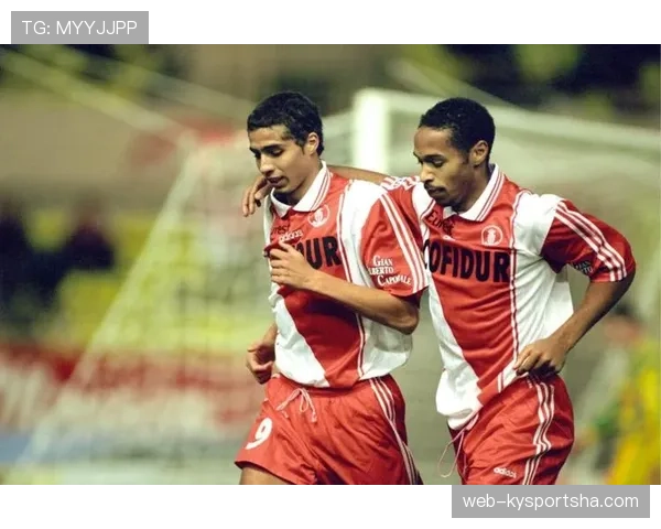 杜埃与姆巴佩：法国两代天才进攻能力差距的关键维度